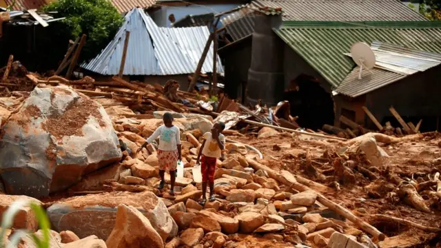 چند کشور منطقه از جمله زیمباوه شاهد خسارات گسترده بودند