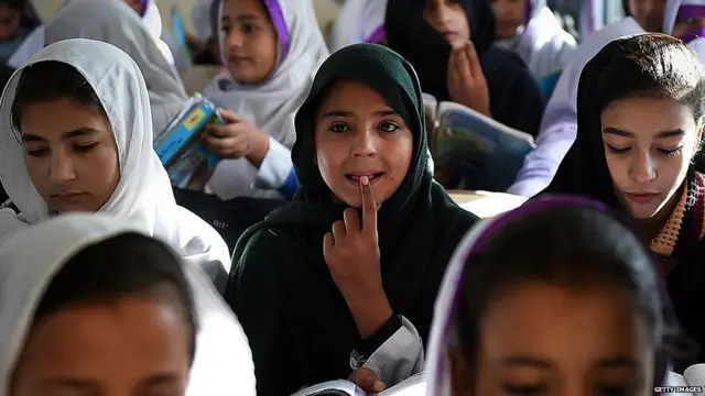 ਪਾਕਿਸਤਾਨ ਵਿੱਚ ਕੁੜੀਆਂ ਲਈ ਸਕੂਲਾਂ ਦੀ ਵੱਡੀ ਘਾਟ ਹੈ