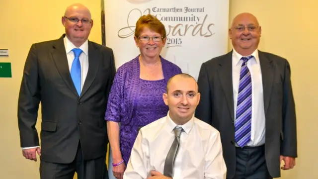 Paul Pugh con su familia. (Foto: Headway)