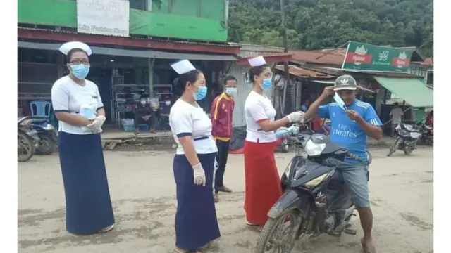 နှာခေါင်းစည်း မဖြစ်မနေတပ်ဆင်ရေး လူထုလှုပ်ရှားစီမံချက် ဆောင်ရွက်နေ