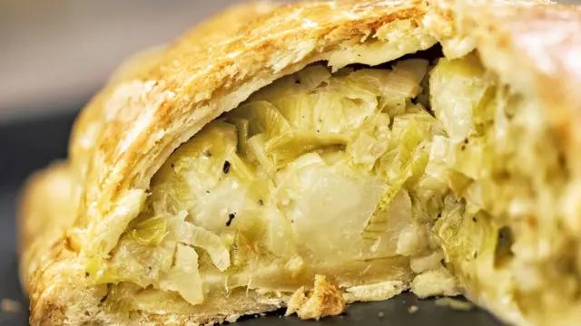 Пирог с луком-пореем