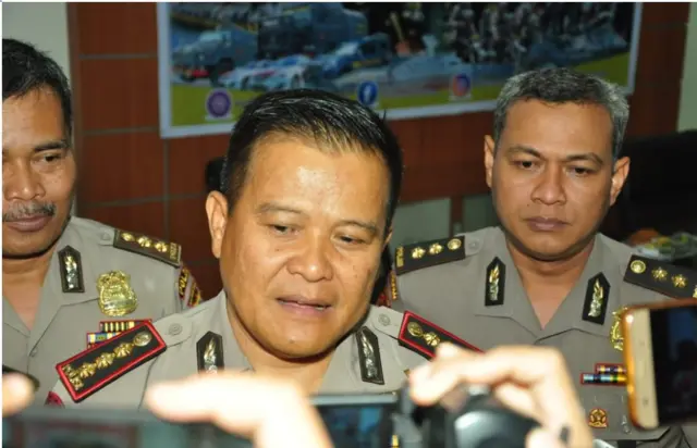 Wakapolda Sulteng Kombes Setyo Boedi Moempoeni Harso, menolak berspekulasi tentang kaitan mayat dengan kepala terpenggal itu dengan kelompok teroris.