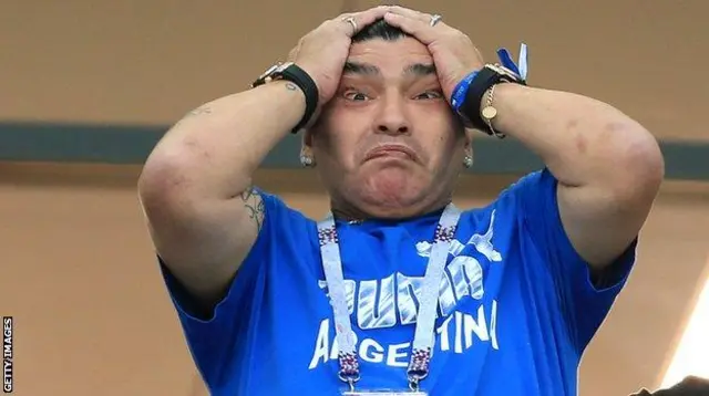 Igihangange Maradona wa Argentina ntiyiyumvishaga ibyo yari ari kubona n'amaso ye ku kibuga cy'umupira cya Nizhny Novgorod