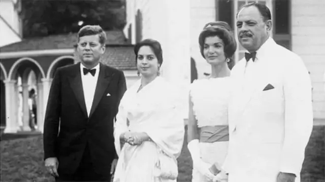 پاکستان کے صدر ایوب خان اپنی بیٹی بیگم نسیم اورنگزیب کے ہمراہ امریکہ کے دورے پر گئے تھے