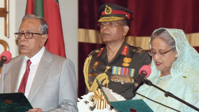 প্রধানমন্ত্রী পদে শেখ হাসিনার শপথ গ্রহণ।