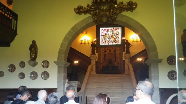 Escaleras en la entrada del Pazo de Meirás.