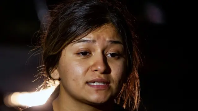 हमले के बाद मीडिया को जानकारी देती एक चश्मदीद.