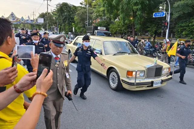 ขบวนเสด็จ