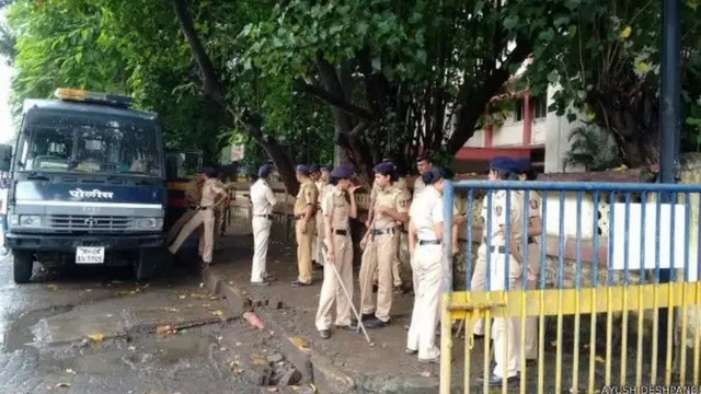 महिला पुलिस