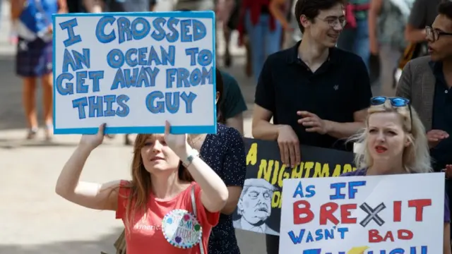 محتجون في اسكتلندا