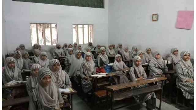 માતાપિતા બાળકોને સ્કૂલે મોકલતાં ખચકાટ અનુભવી રહ્યાં છે