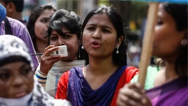 বাংলাদেশে এসিড হামলার ঘটনা আগের চেয়ে অনেক কমেছে। (ফাইল ছবি)