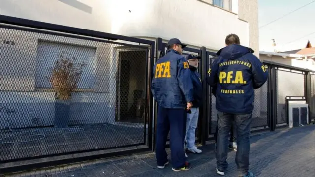 La policía de Argentina realizó este jueves varios allanamientos en la provincia de Santa Cruz, al sur del país.