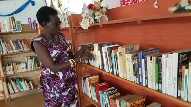 Madamu Germaine avuga ko atunze ibitabo birenga 3000