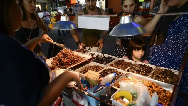 ปัจจุบันมีประชากรโลกถึงราว 2,000 ล้านคนที่บริโภคแมลงเป็นประจำ