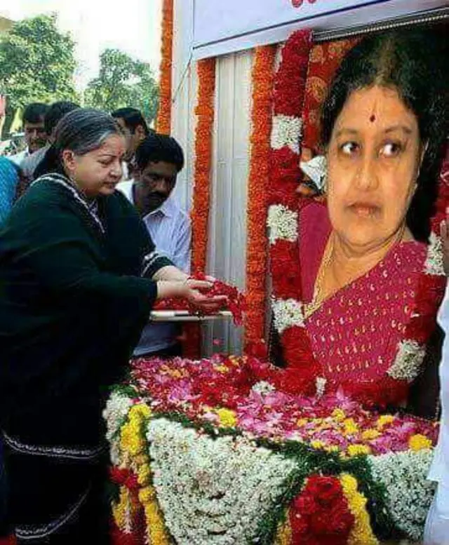 சமூக ஊடகங்களில் வலம் வரும் மீம்கள்