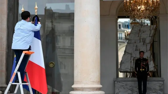 Франція, жалоба