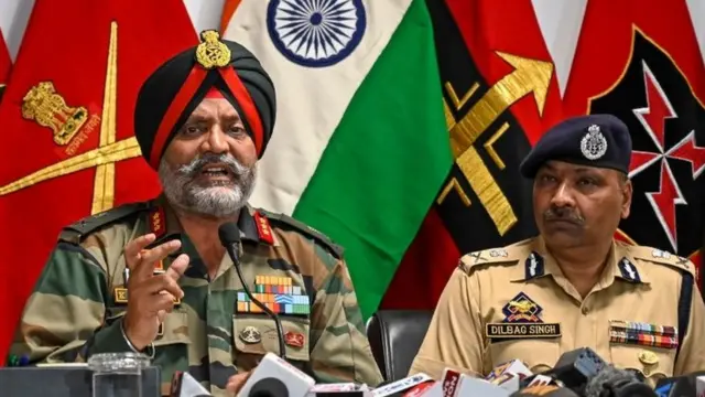 केजेएस ढिल्लन, मुनीर ख़ान