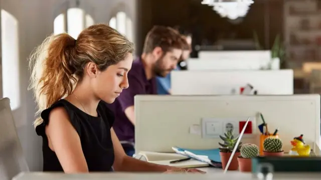 люди за компьютерами