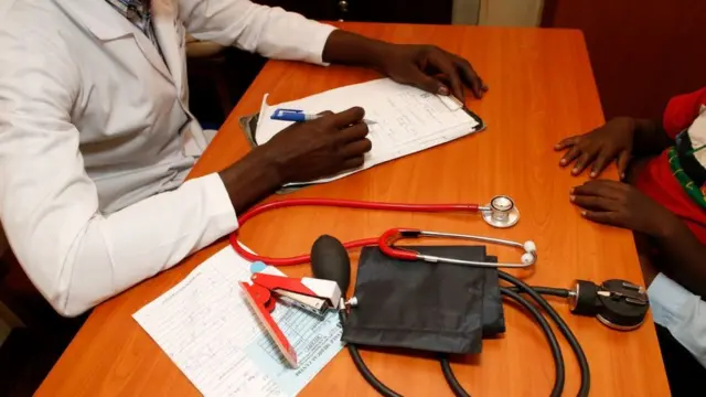 Dọkịta na-ede ihe