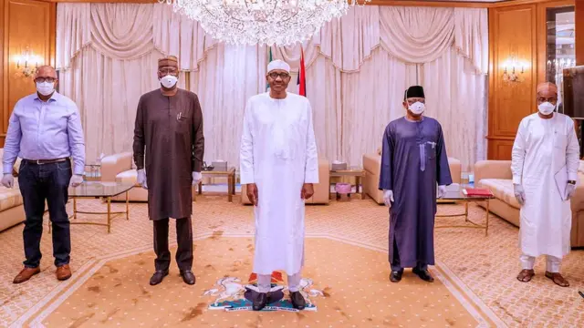 Shugaba Buhari da 'yan kwamitin yaƙi da annobar korona da ya kafa