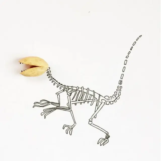 Dinosaurio con cabeza de pistacho