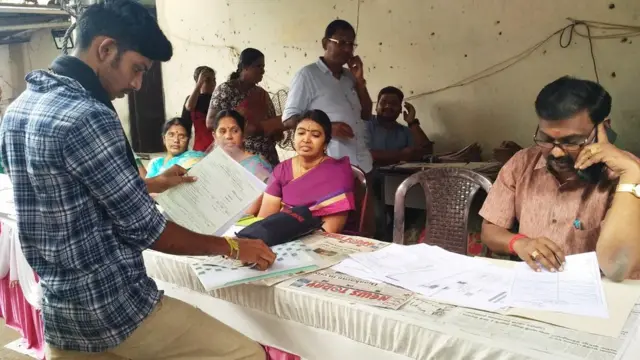 துப்புரவு பணிக்கு போட்டிபோடும் பட்டதாரிகள் - படித்த படிப்புக்கு வேலை கிடைக்காத அவலநிலை