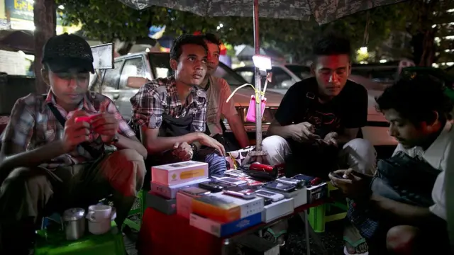 ပြည်တွင်းသုံးစွဲသူတွေ