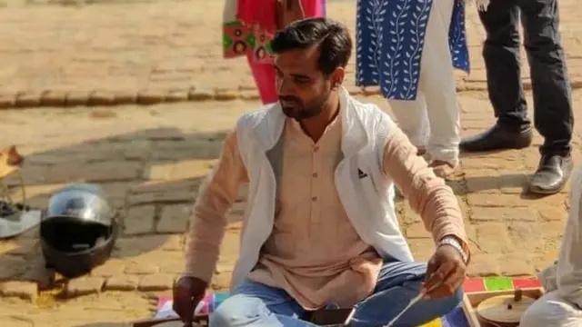 દેવ દેસાઈ