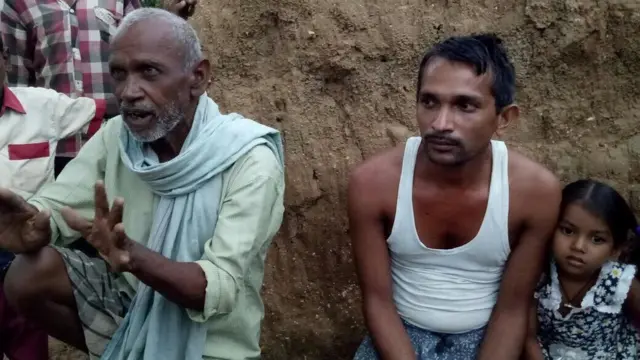 नंदकिशोर अपने बेटे के साथ