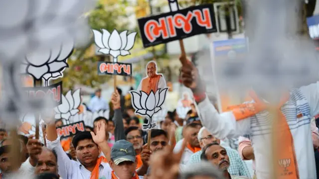 ચૂંટણી પ્રચાર દરમિયાન લેવાયેલી તસવીર