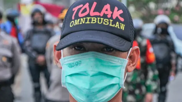 Demo tolak Omnibus Law