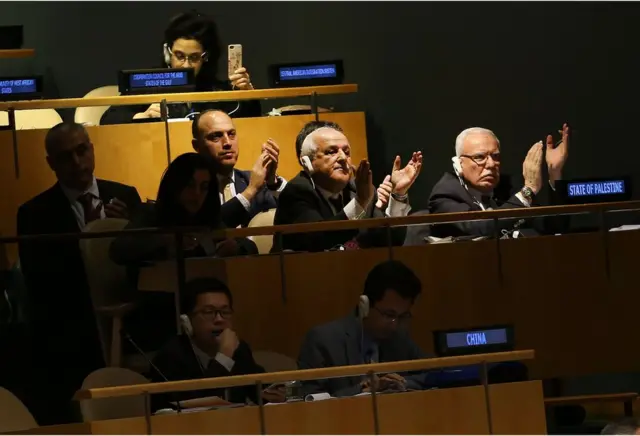 Genel Kurul'daki Filistin heyeti kararı alkışladı
