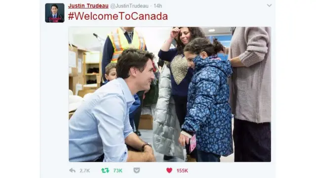 Trudeau, aynı zamanda 2015 yılında küçük bir Suriyeli mülteciyi havaalanında karşıladığı fotoğrafını da Twitter'da paylaştı.