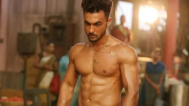 आयुष शर्मा