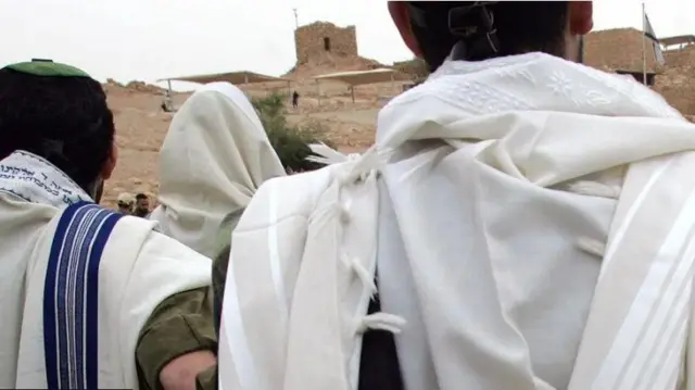 ইসরায়েলের নেতজা ইহুদা ব্যাটালিয়নে শুধুমাত্র অর্থোডক্স ইহুদি পুরুষরা কাজ করার সুযোগ পায়