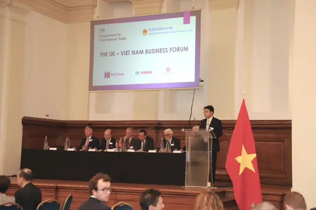 Giám đốc Công ty TT Meridian, ông Thái Trần nói “Hai bên cần tăng cường hiểu nhau hơn: văn hoá kinh doanh, tiêu chuẩn, hàng rào kỹ thuật. Càng nghiên cứu kỹ về nhau thì càng dễ làm việc với nhau… covid hết rồi nên doanh nghiệp hai nước nên tăng cường tham dự các diễn đàn doanh nghiệp, các sự kiện kết nối giao thương như hôm nay”.