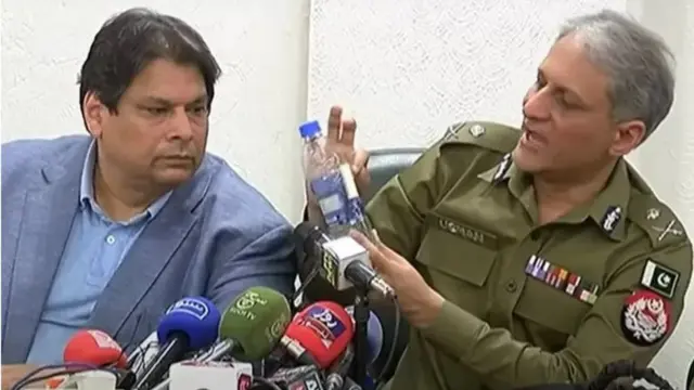 प्रेस कांफ्रेंस में पंजाब के आईजी