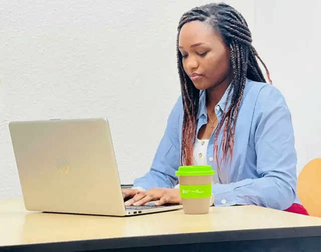 Ishimwe ari gusuma ubumenyi mu Bufaransa ngo azotahe kubera abandi bigeme akarorero