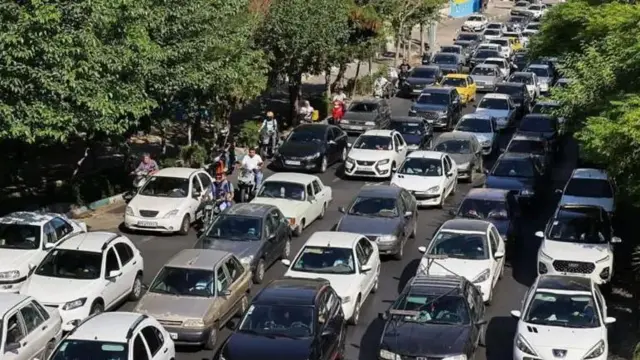 Magari yamesongamana wakati watu wakijaribu kuondoka Tehran.