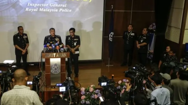 الشرطة الماليزية تقول إن غاز الأعصاب هو المادة أدت إلى مقتل كيم جونغ نام بعد تحليل عينات من جسمه.