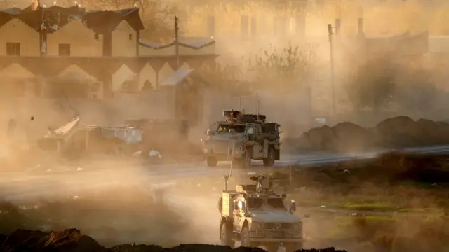 Tropas kurdas entrando a Hajin