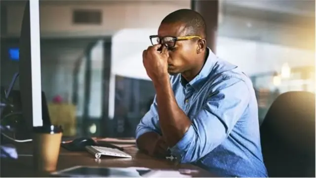 রাতে ঘুম না হওয়ায় দিনে ঘুম ঘুম ভাব বেশি থাকে।