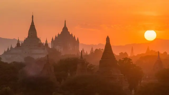 ગુજરાતી યુવાન મ્યાનમારમાં ફસાયો