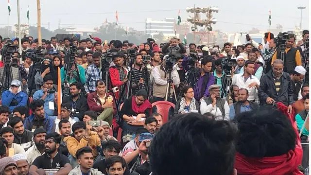 रैली में आए लोग