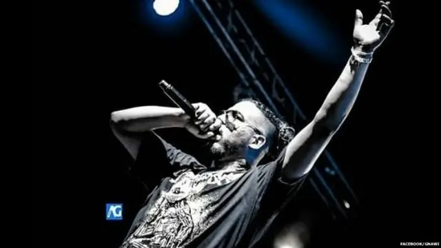 Le rappeur Gnawi lors d'une prestation