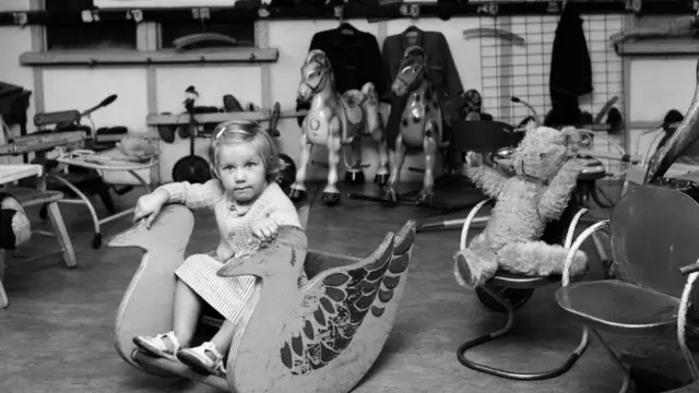 幼儿园里一个小姑娘