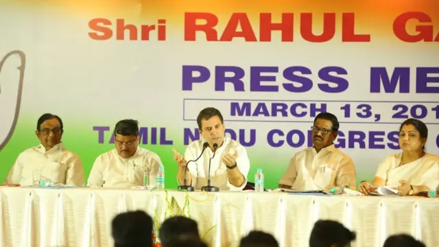 "நாட்டை நாக்பூரிலிருந்து கட்டுப்படுத்த நினைக்கிறார்கள்": ராகுல் காந்தி