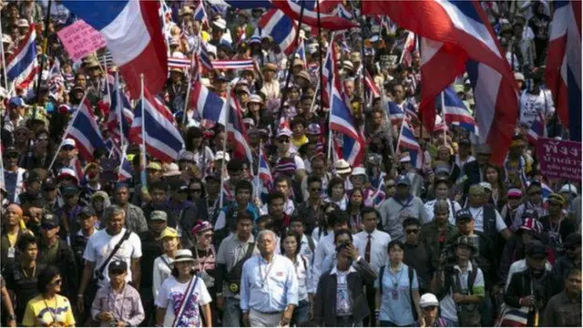 ปฏิบัติการสำคัญของ กปปส.ที่เกิดขึ้นในช่วงชุมนุมขับไล่รัฐบาล น.ส.ยิ่งลักษณ์ คือการ "ปิดกรุงเทพฯ" เดือน ม.ค. 2557 และ "ปิดคูหาเลือกตั้ง" เดือน ก.พ. 2557