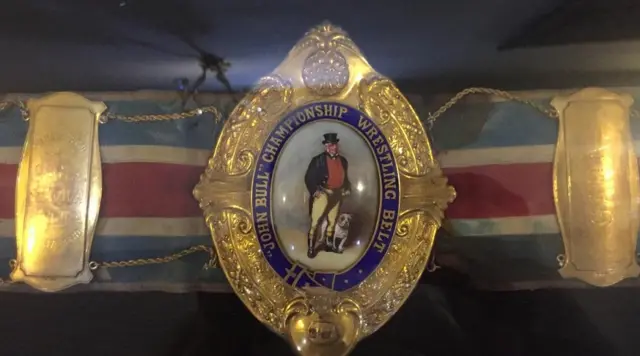 ورلڈ چیمپئن شپ بیلٹ جو گاماں پہلوان نے زبسکو کو ہرا کر جیتی